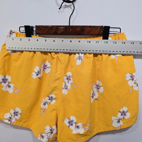 Patagonia Barely Baggies Shorts Womens Medium Yellow 2.5" Inseam Drawstring - Picture 5 of 9